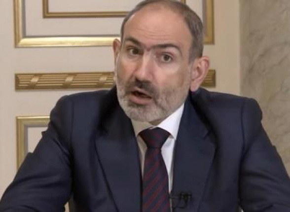 Փաշինյանի ուղիղ եթերի տակ նրան ոգևորում էին ադրբեջանցիները (լուսանկար)